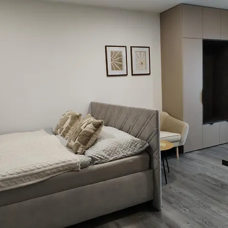 Apartment Studiovy Pri Parku *