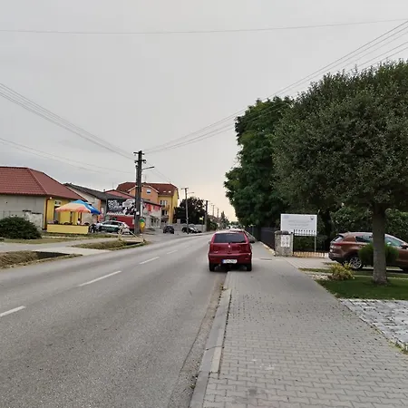 Studiovy Pri Parku *